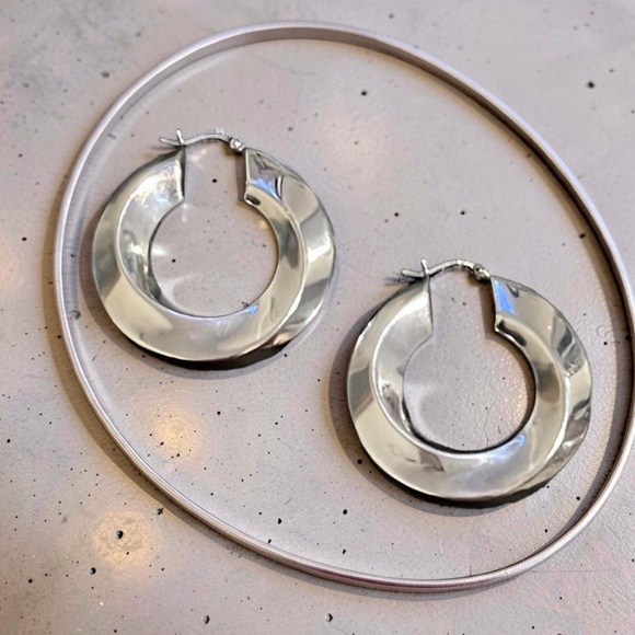 Sundance Sterling Silver Abstract Twisty Puff Chunky Hoop Earrings - Picture 2 of 14